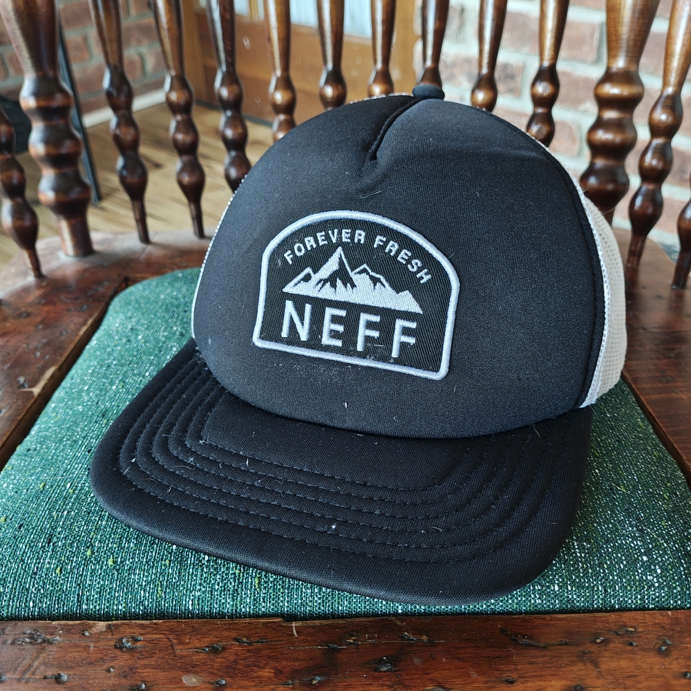 Neff Trucker mesh hat with logo